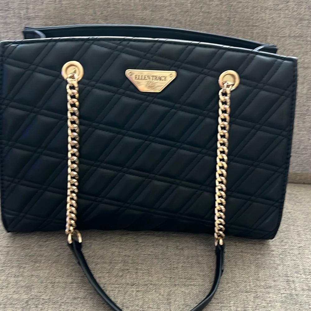Ellen Tracy quilted purse